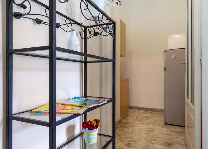 Guesthost - Dali * Bari